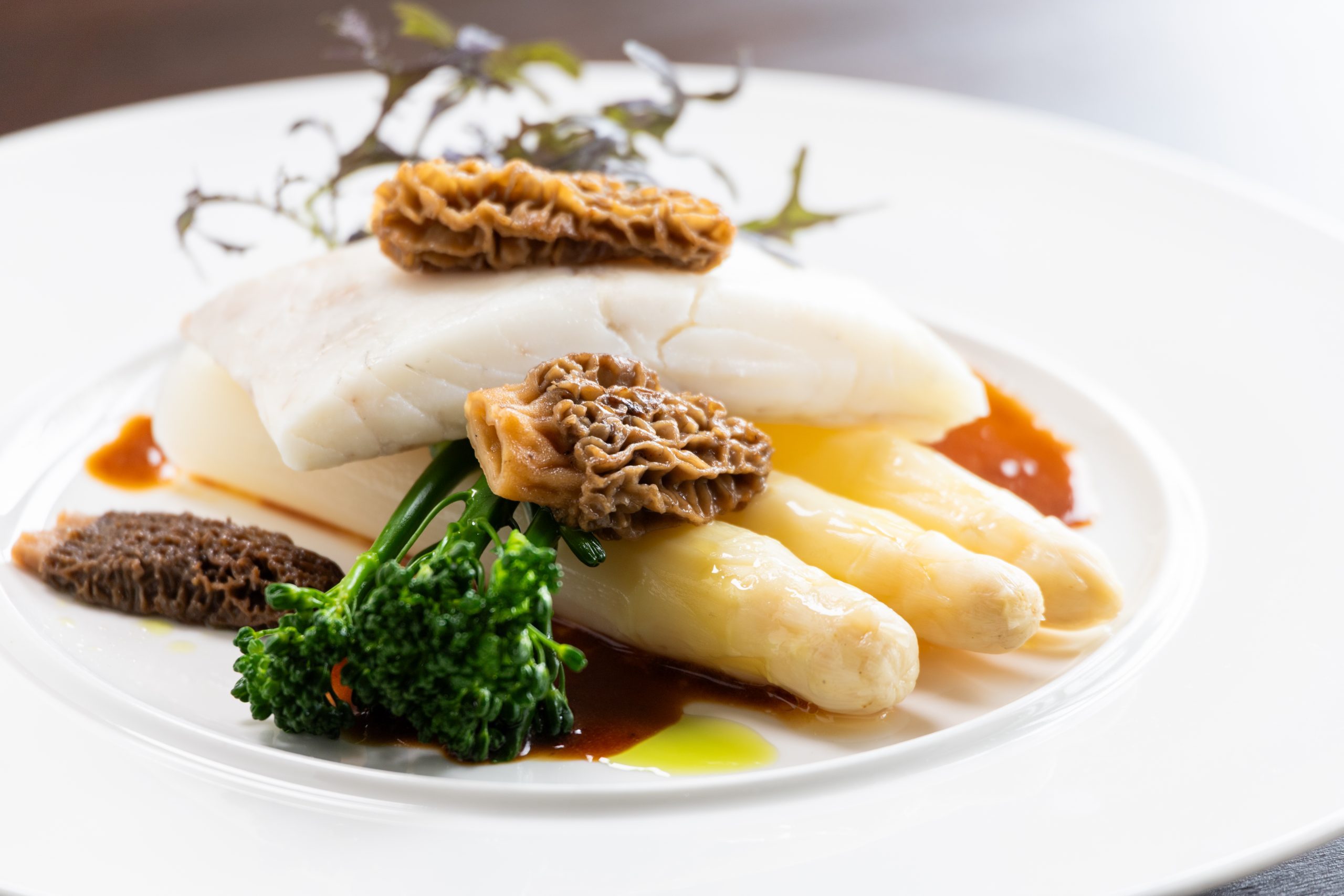 Tarbot met asperges en morilles